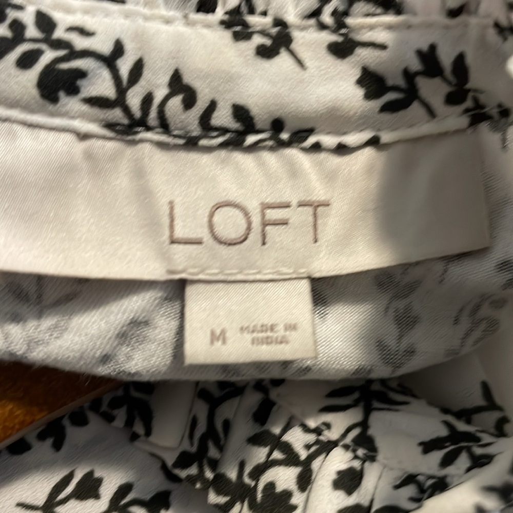 Loft sleeveless blouse mixed media- M - Picture 5 of 6